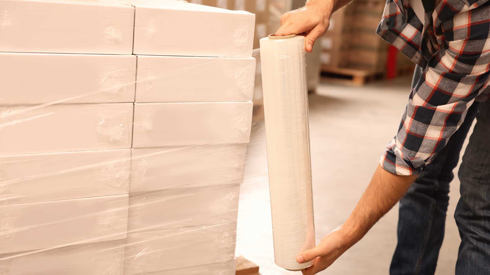 Streczowanie palet - jak prawidłowo zabezpieczyć paletę folią stretch i ile to kosztuje?